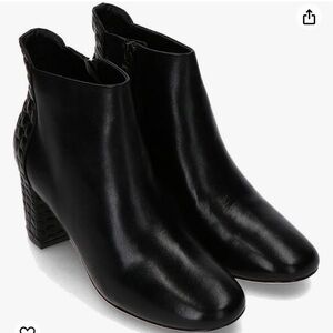 𝅺Cole Haan Nella Black Leather & Crocodile Ankle Bootie Almond Toe Size 10